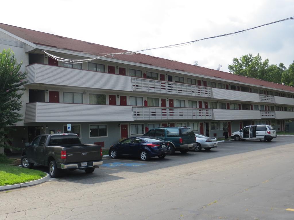 A2C Budget Hotel Atlanta Exterior photo