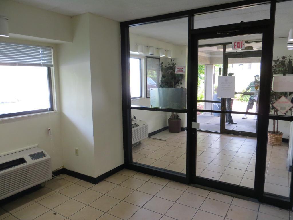 A2C Budget Hotel Atlanta Exterior photo